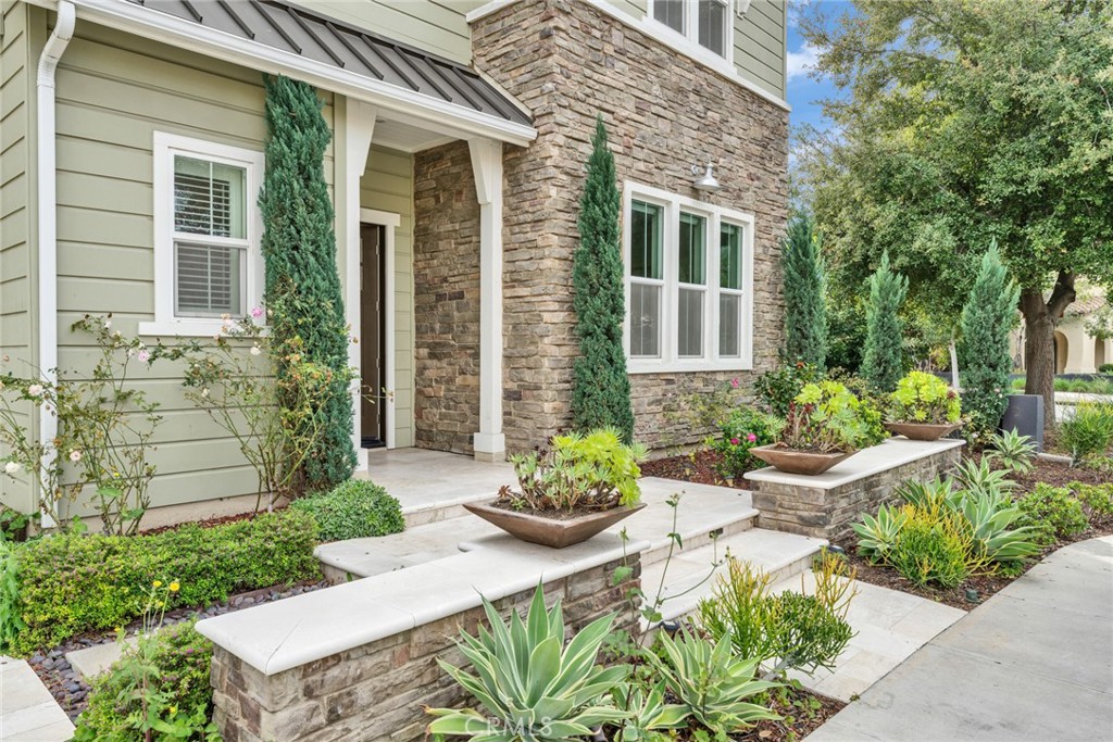114 Crossover Property Photo 3
