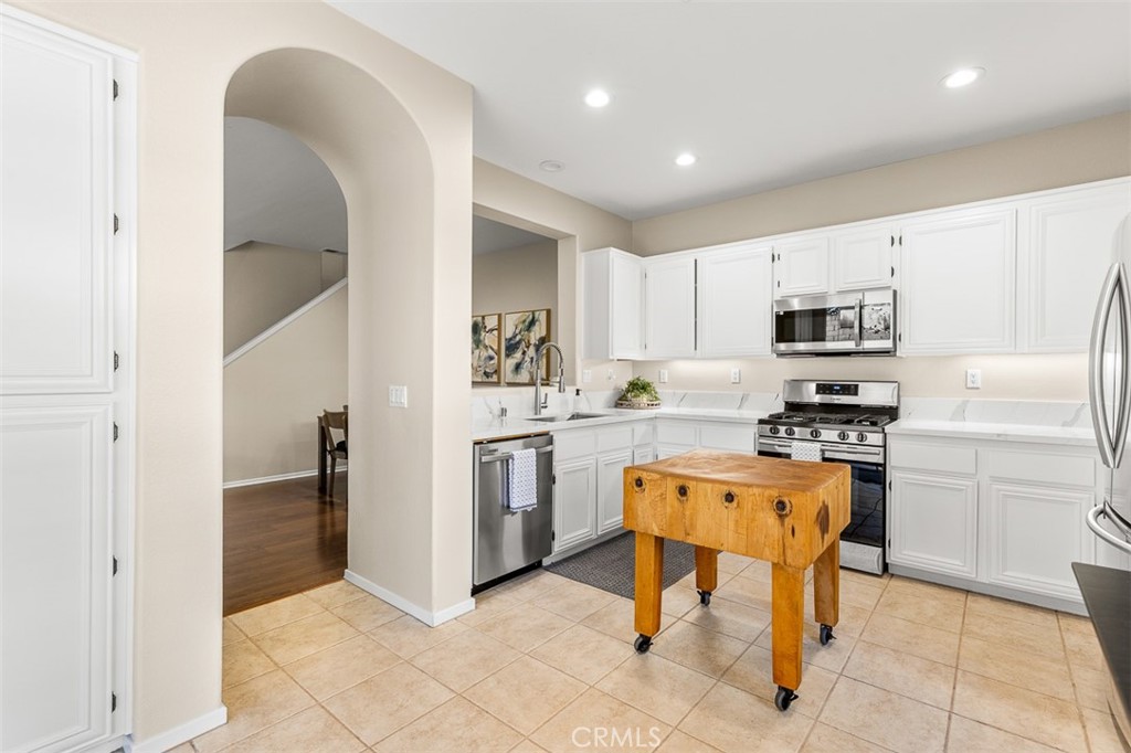 638 Sumner Property Photo 4