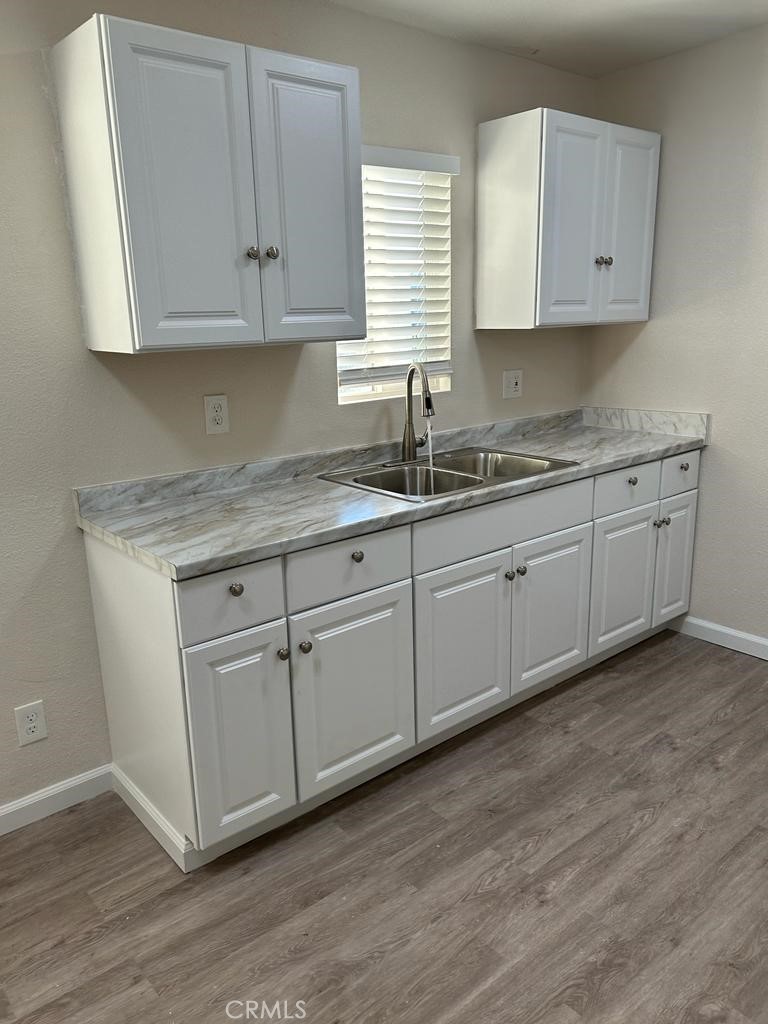 1213 W Brook Property Photo 4