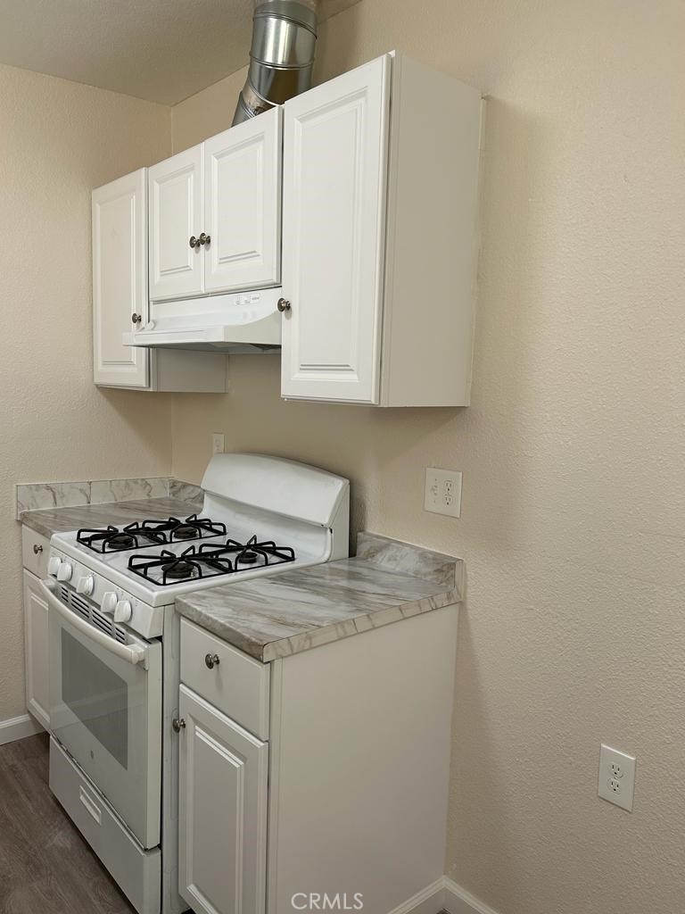1221 W Brook Property Photo 2