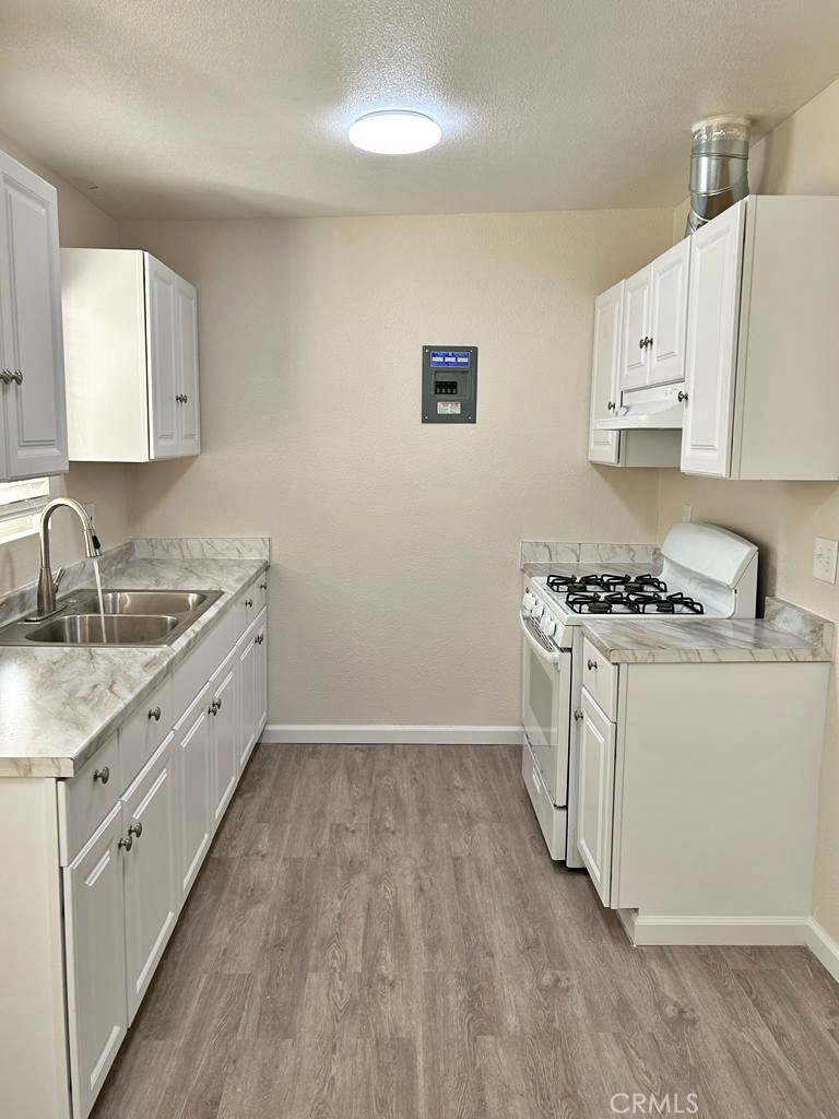 1227 W Brook Property Photo 3