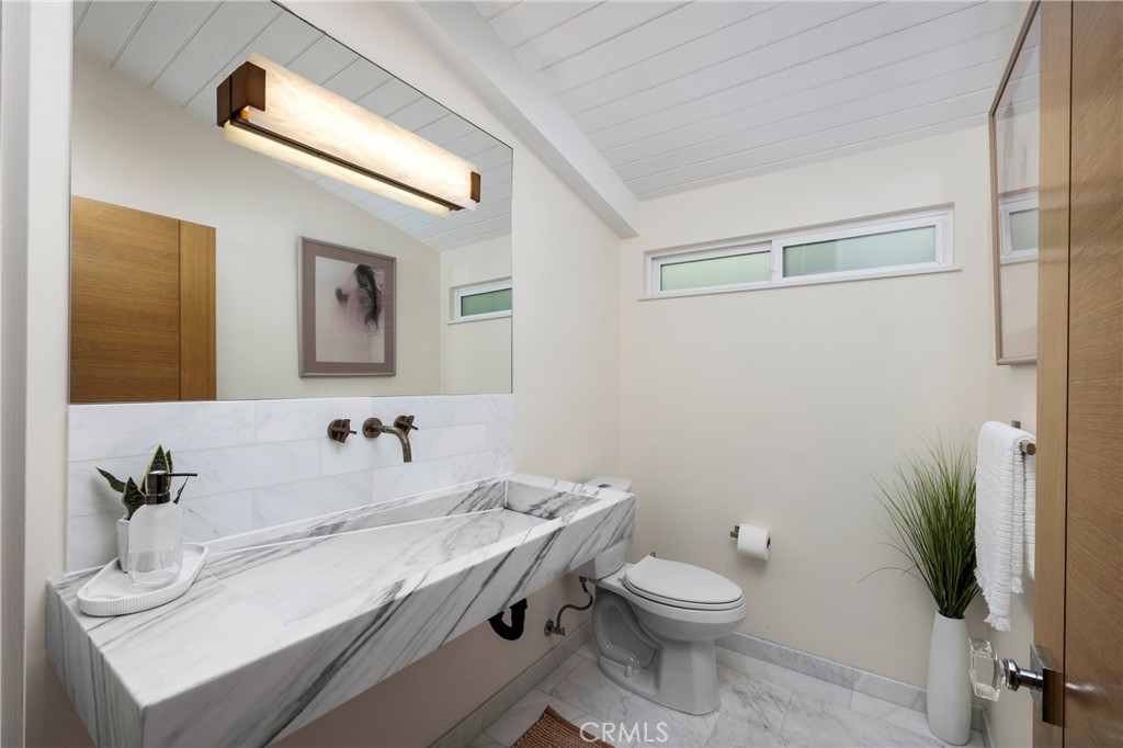 10 66th Place Property Photo 13