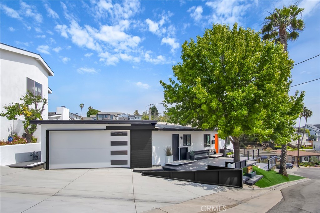 300 Holmwood Drive Property Photo 14