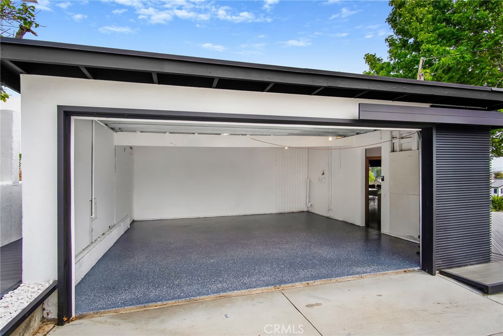 300 Holmwood Drive Property Photo 15