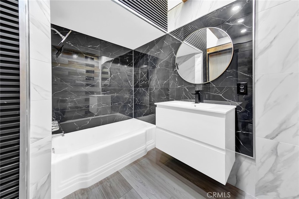 300 Holmwood Drive Property Photo 16