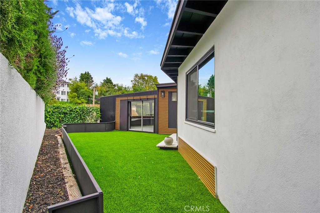 300 Holmwood Drive Property Photo 23