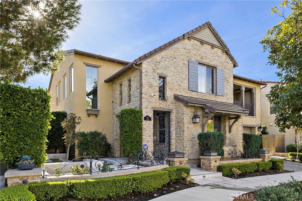 108 Grassblade Property Photo 1