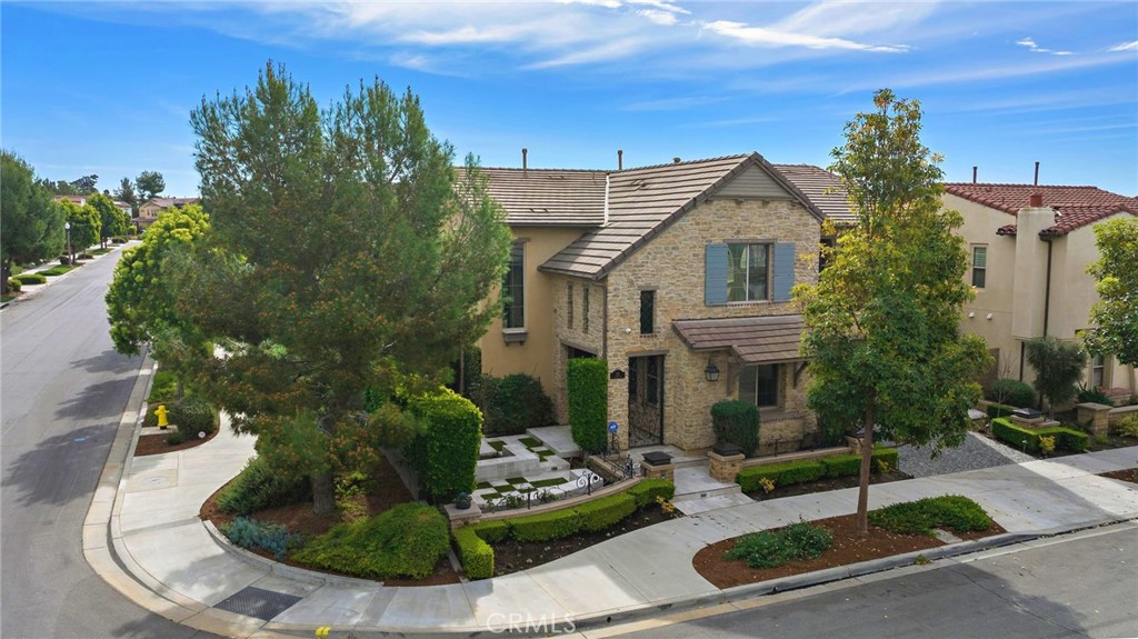 108 Grassblade Property Photo 2