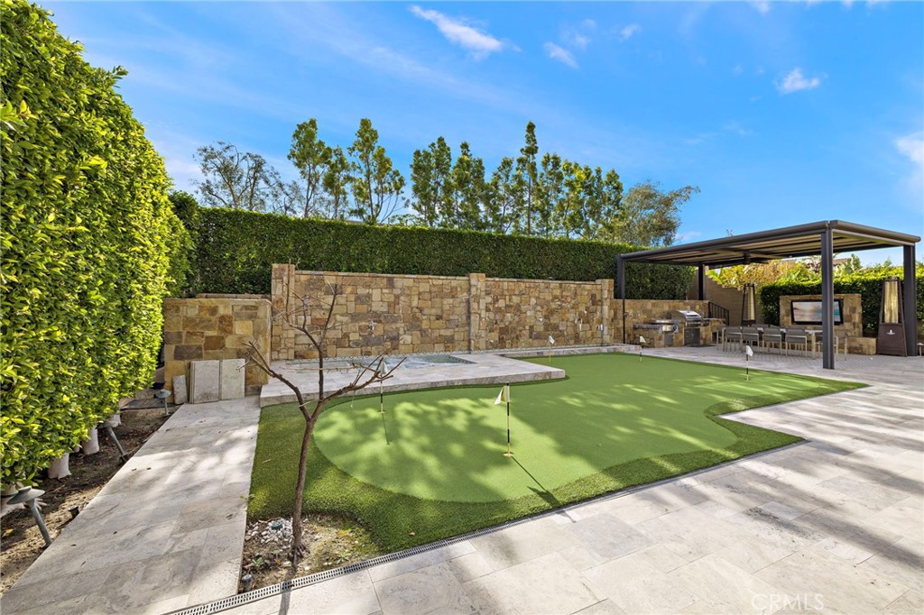 108 Grassblade Property Photo 5