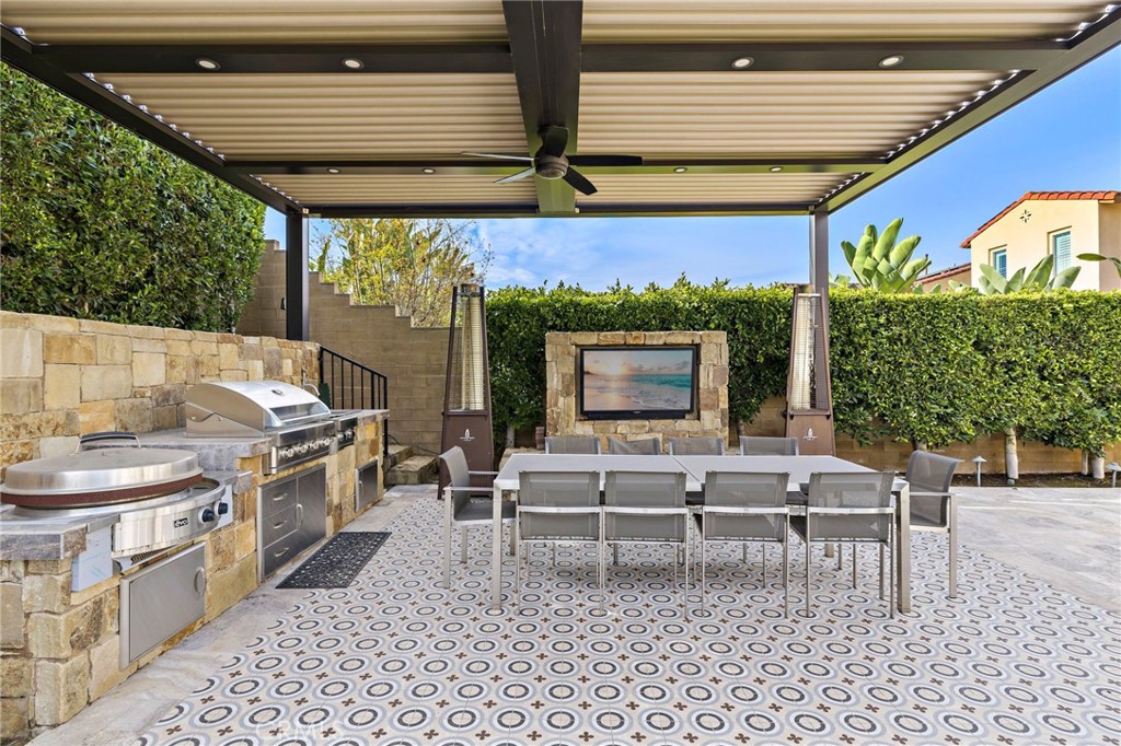 108 Grassblade Property Photo 6