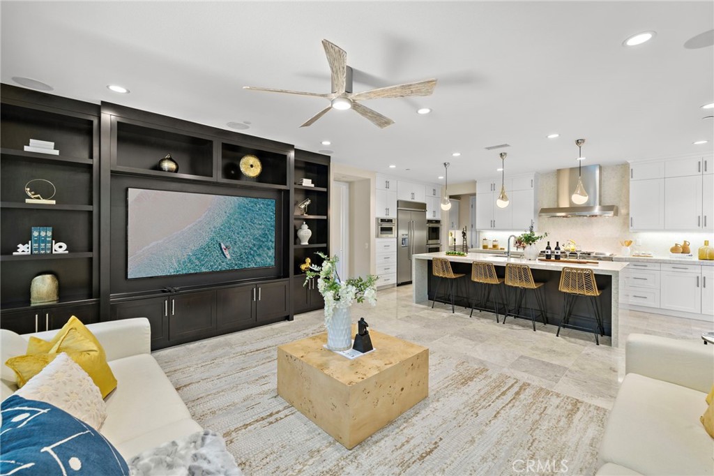 108 Grassblade Property Photo 11