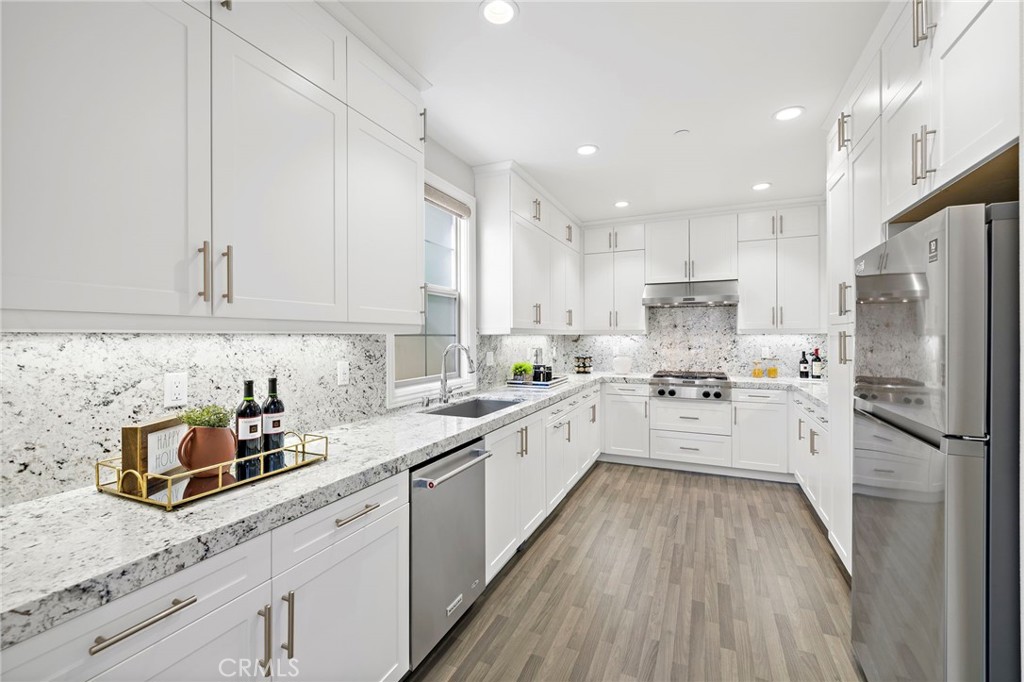 108 Grassblade Property Photo 19