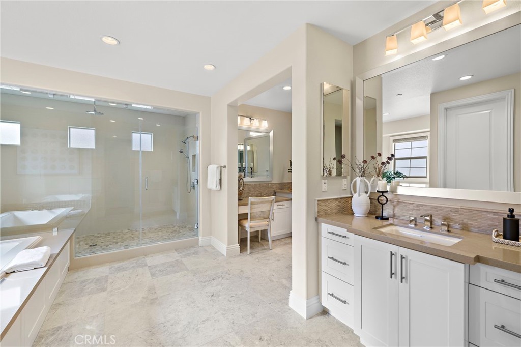 108 Grassblade Property Photo 27