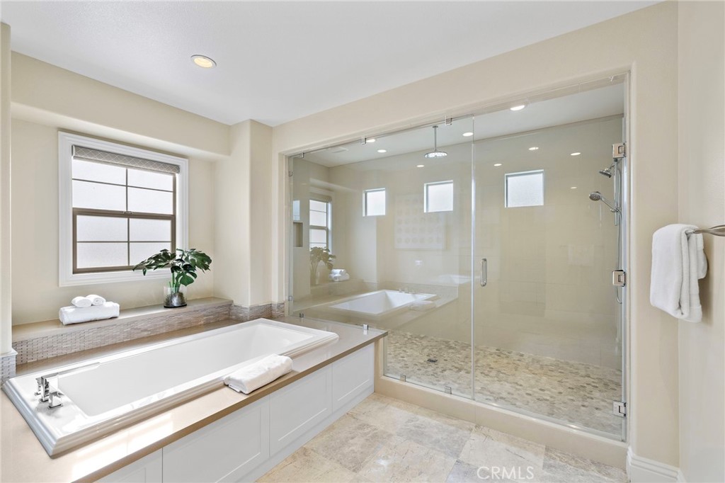 108 Grassblade Property Photo 28
