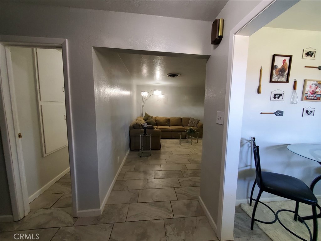 1007 N Broadway Property Photo 9