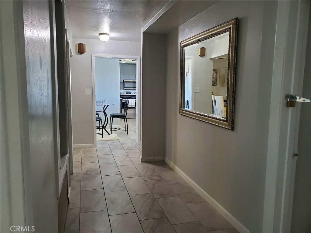 1007 N Broadway Property Photo 10