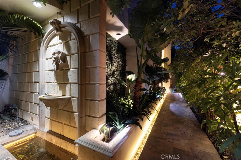 16631 Carousel Property Photo 2