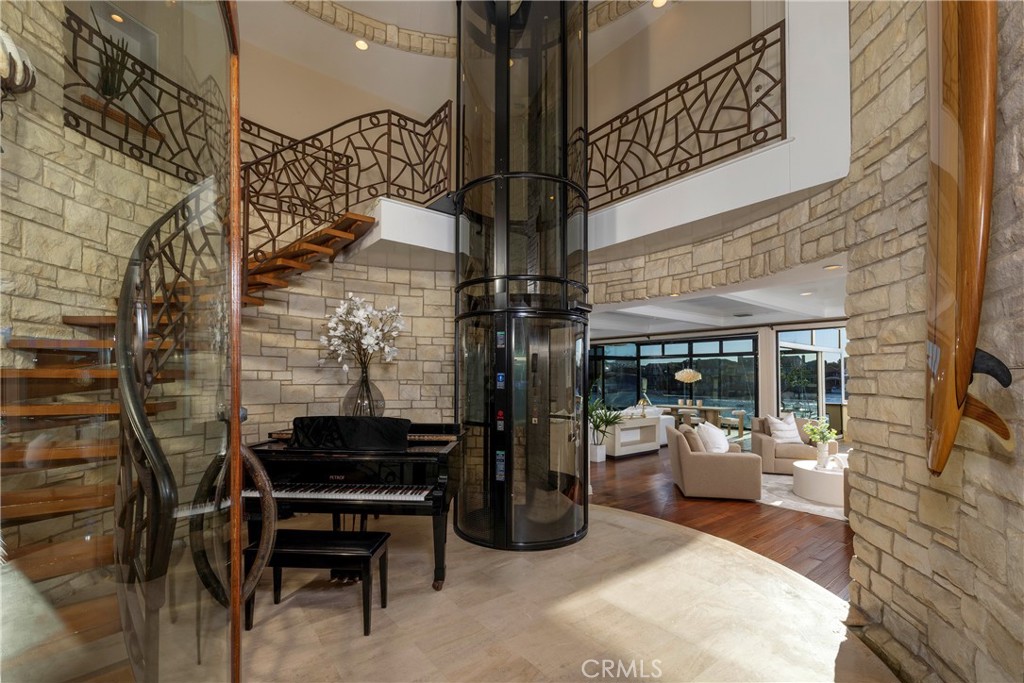 16631 Carousel Property Photo 7
