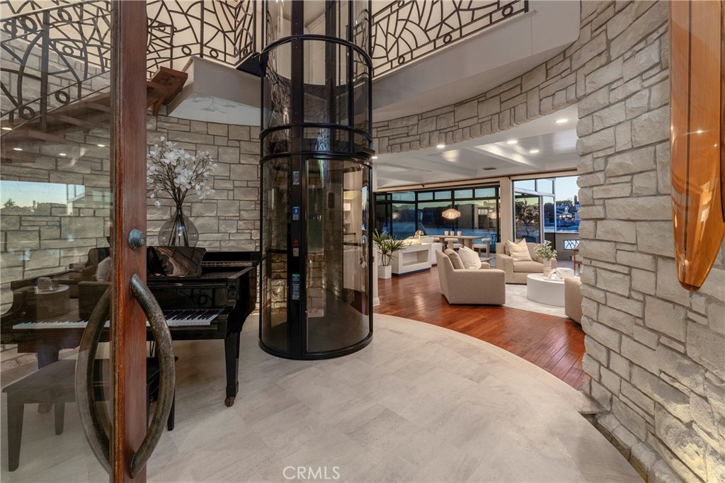 16631 Carousel Property Photo 12