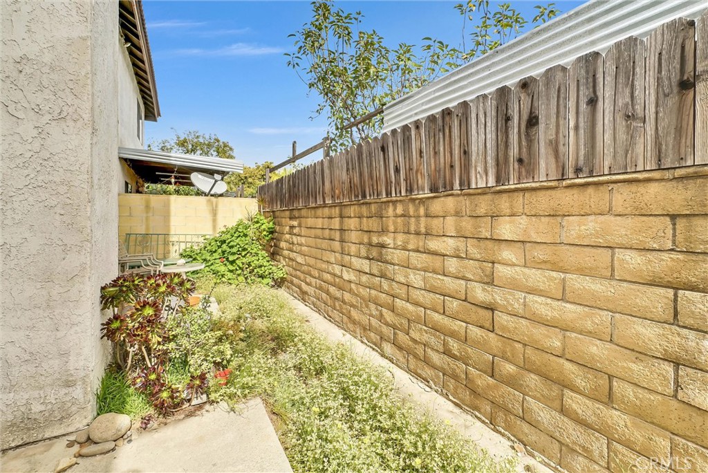 855 N Lemon Street 6 Property Photo 17