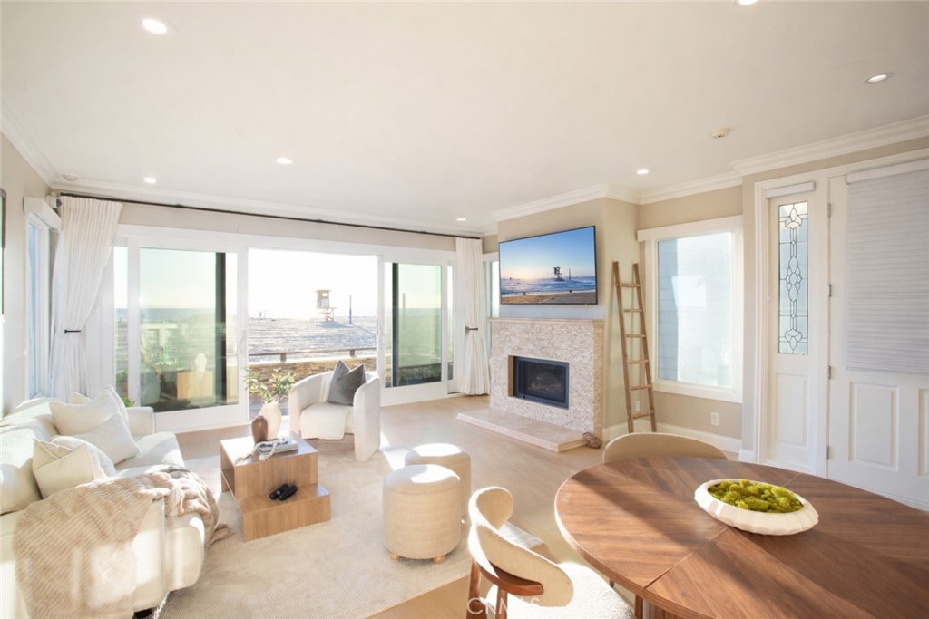 2712 W Oceanfront Property Photo 2