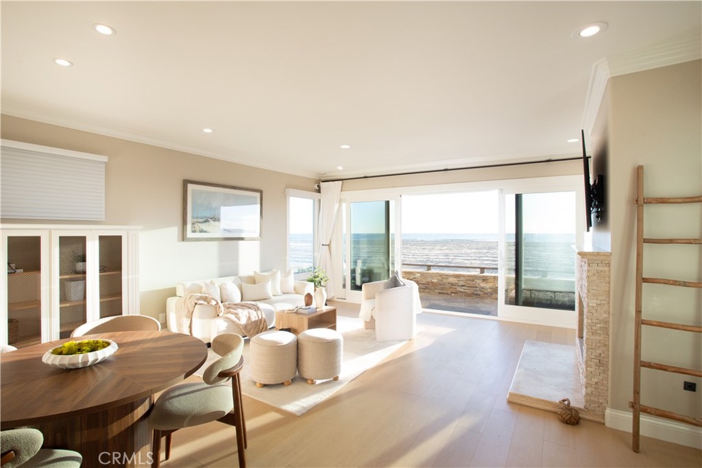 2712 W Oceanfront Property Photo 3