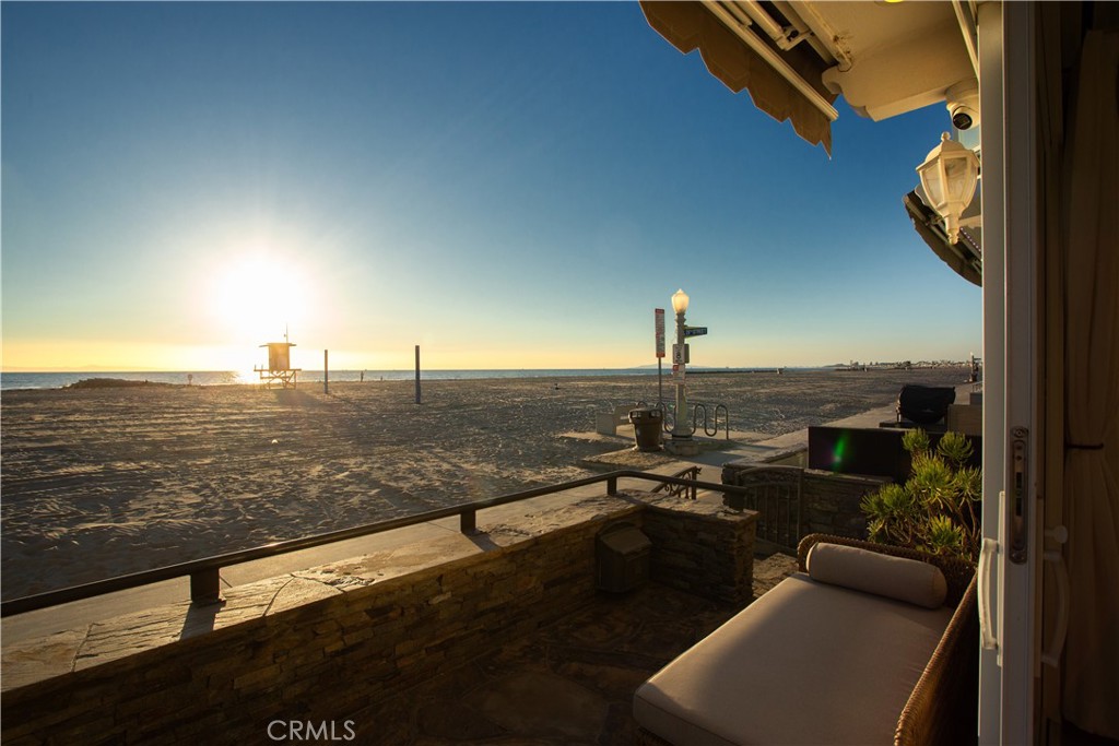 2712 W Oceanfront Property Photo 10