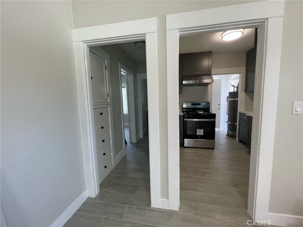 604 S Van Ness Avenue Property Photo 6