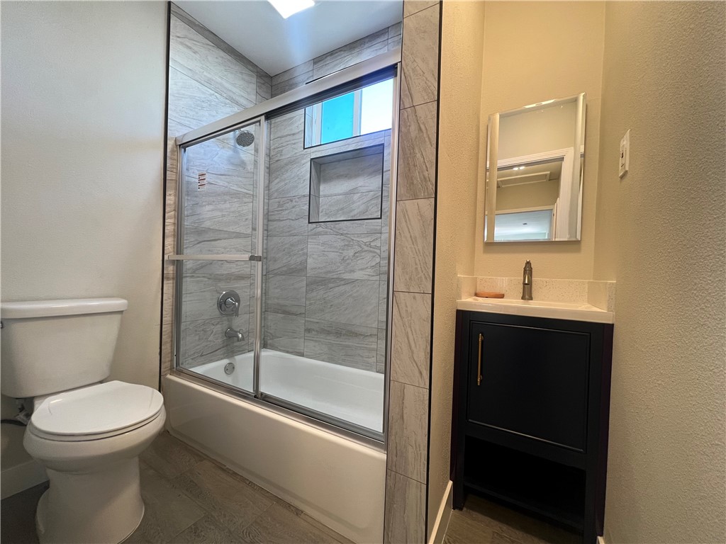 604 S Van Ness Avenue Property Photo 13