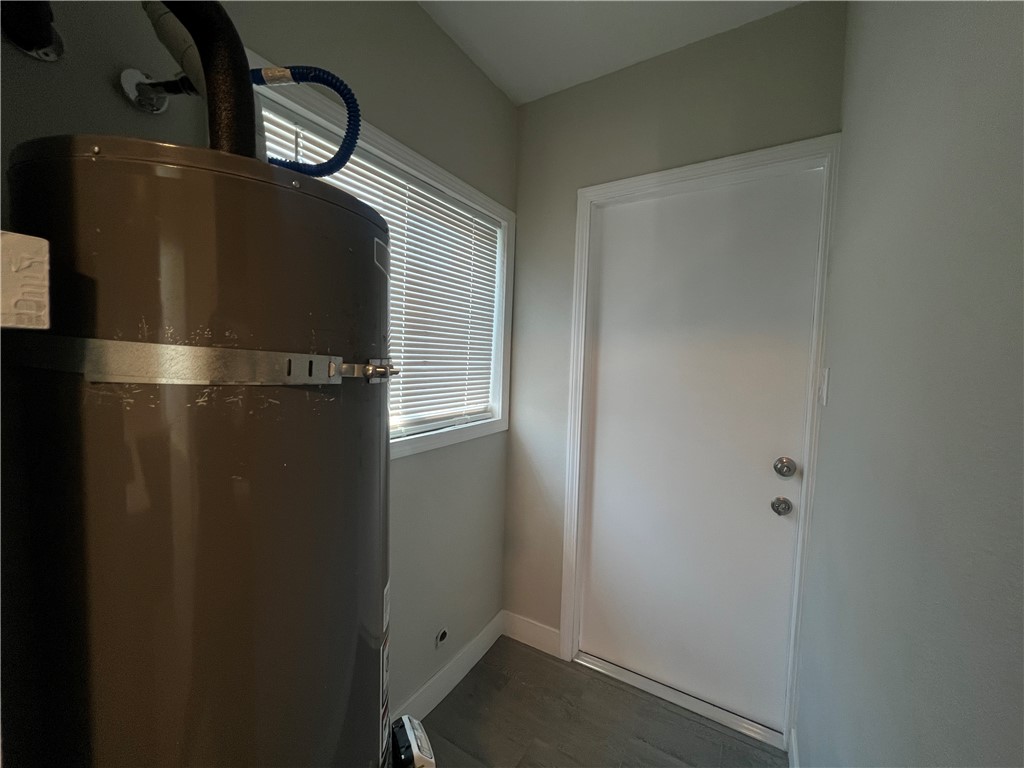 604 S Van Ness Avenue Property Photo 17