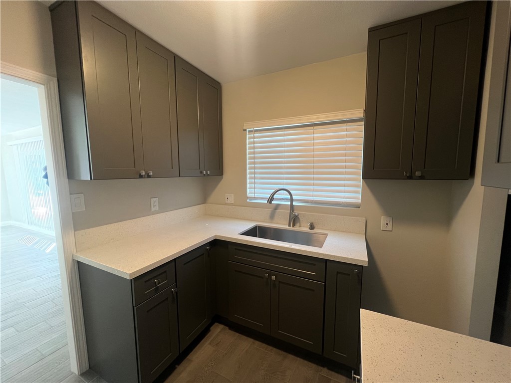 604 S Van Ness Avenue Property Photo 20