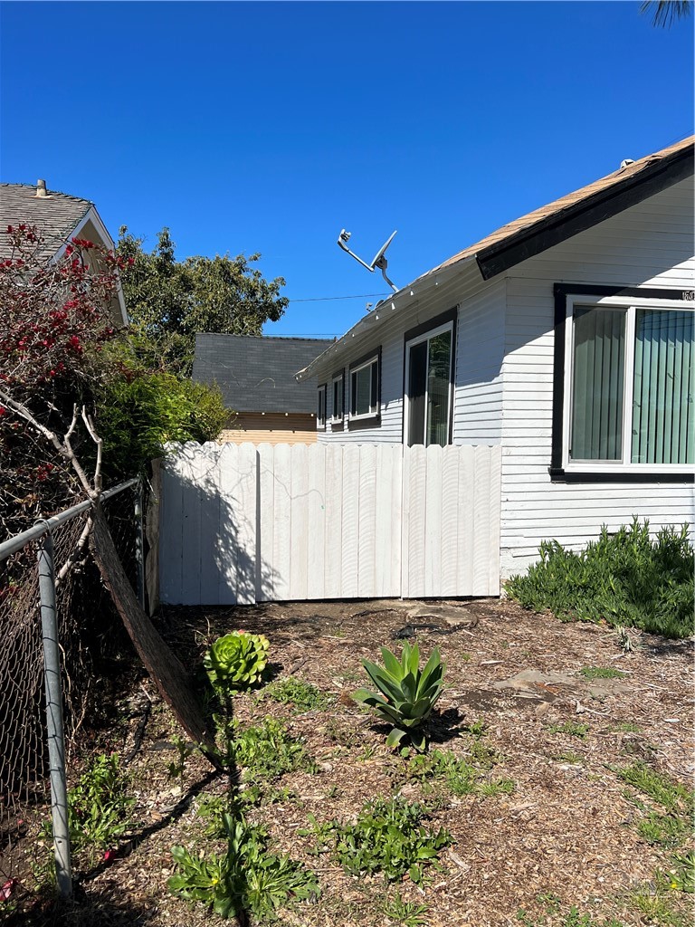 604 S Van Ness Avenue Property Photo 33