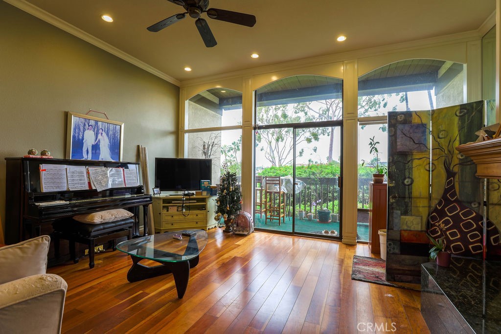 5103 Marina Pacifica Drive South Key# 20 Property Photo 2