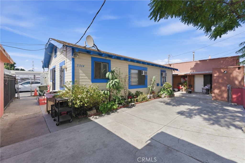 5564 Gage Avenue Property Photo 4