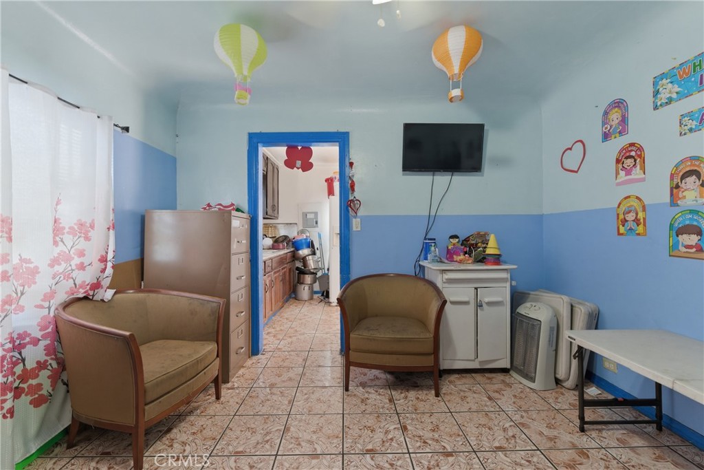 5564 Gage Avenue Property Photo 10
