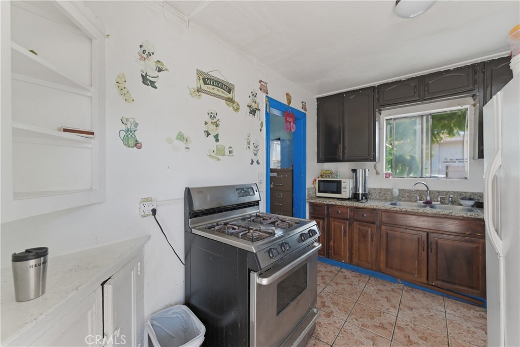 5564 Gage Avenue Property Photo 13