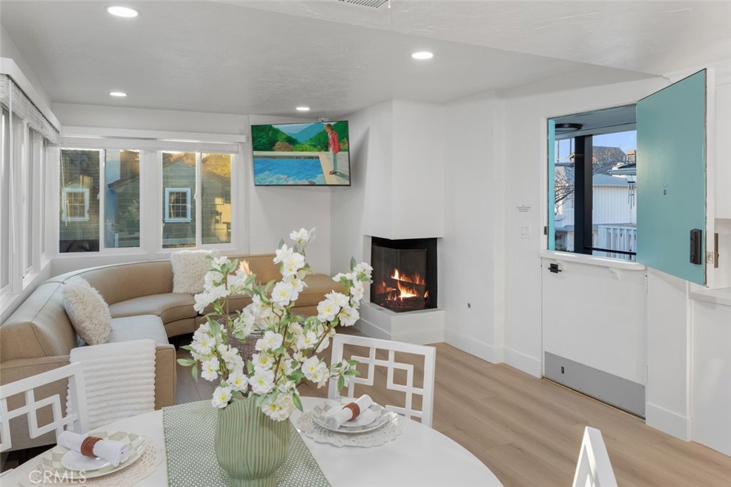 114 1/2 Onyx Property Photo 4
