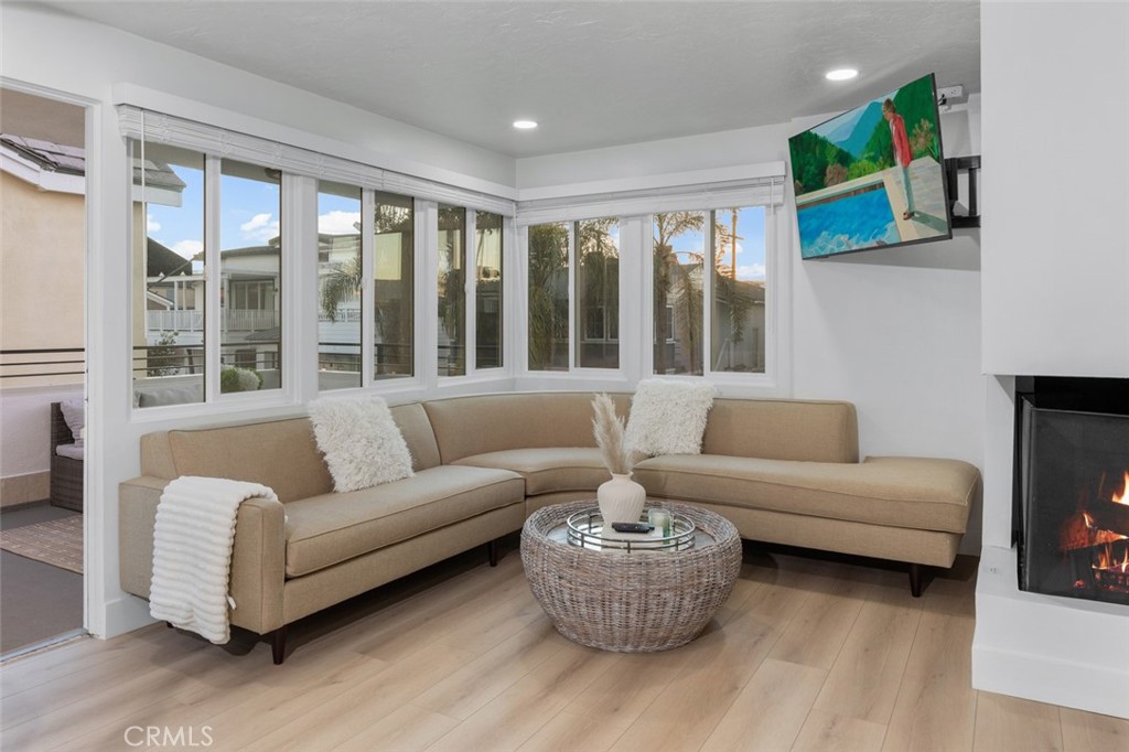 114 1/2 Onyx Property Photo 6
