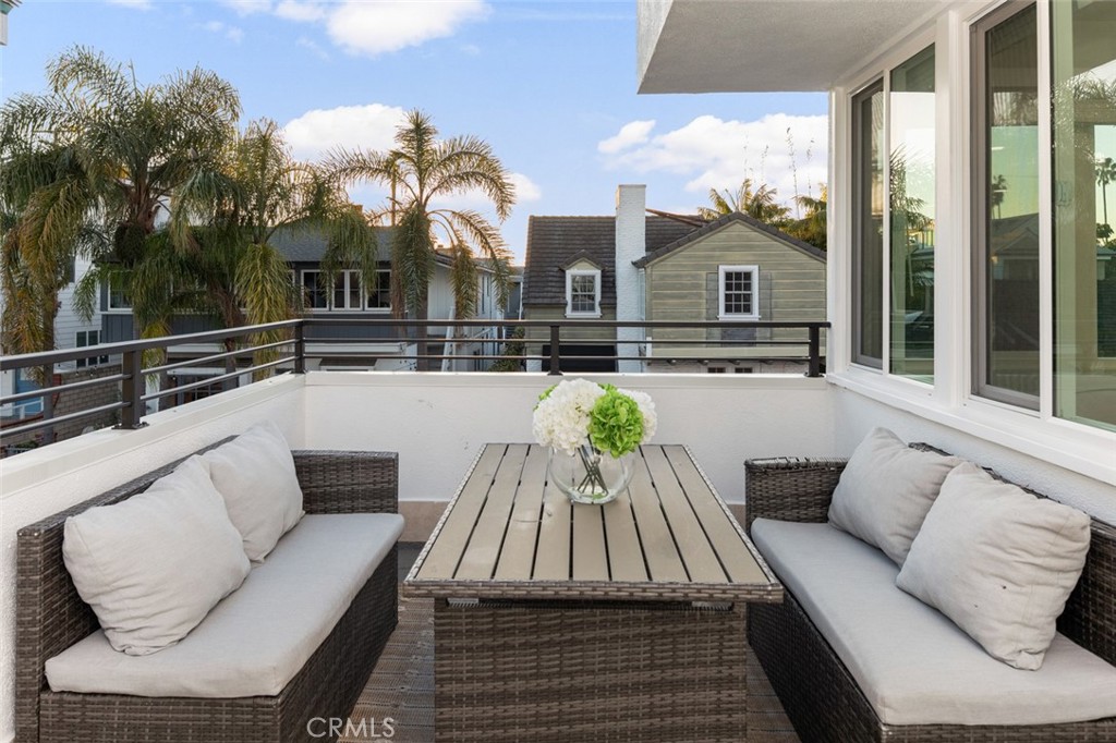 114 1/2 Onyx Property Photo 8