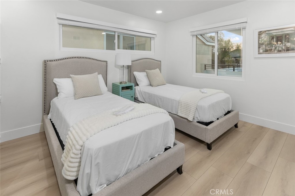 114 1/2 Onyx Property Photo 16