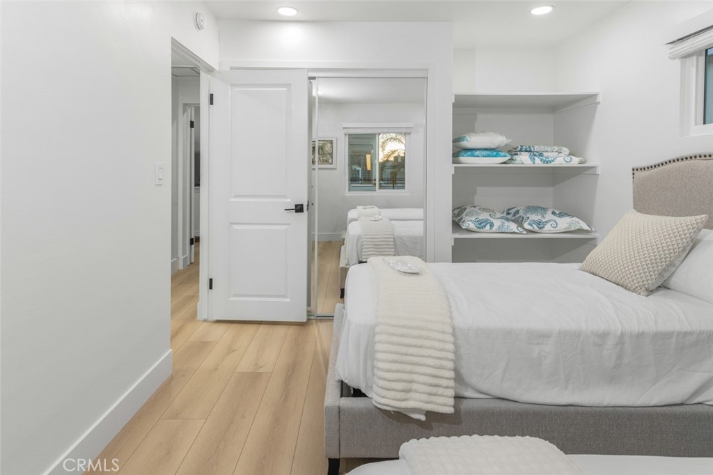 114 1/2 Onyx Property Photo 17