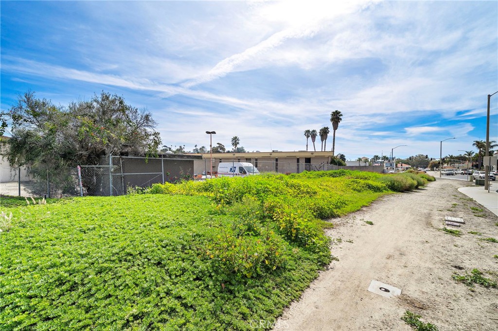 524 E Avenida Pico Property Photo 9
