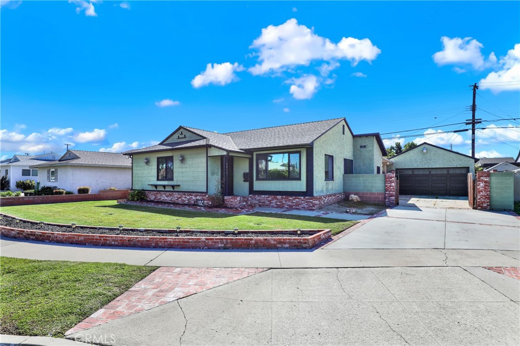 8014 Calendula Property Photo 21