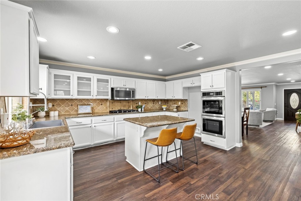 74 Linhaven Property Photo 4