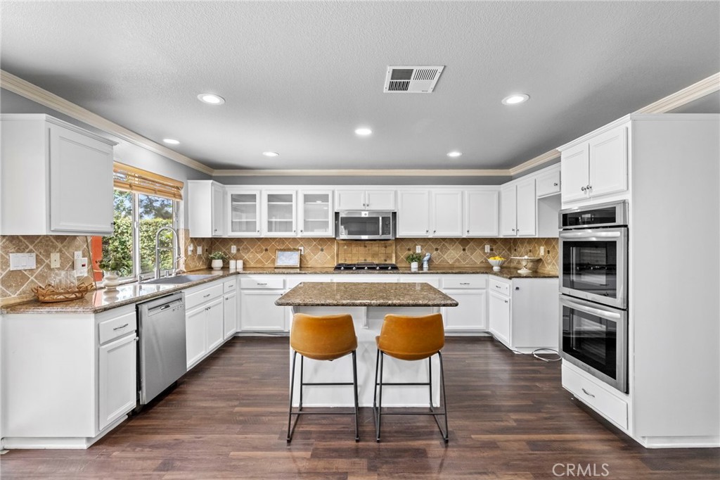 74 Linhaven Property Photo 6
