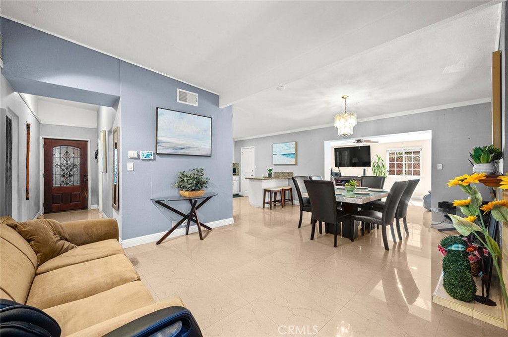506 W Rosslynn Property Photo 4