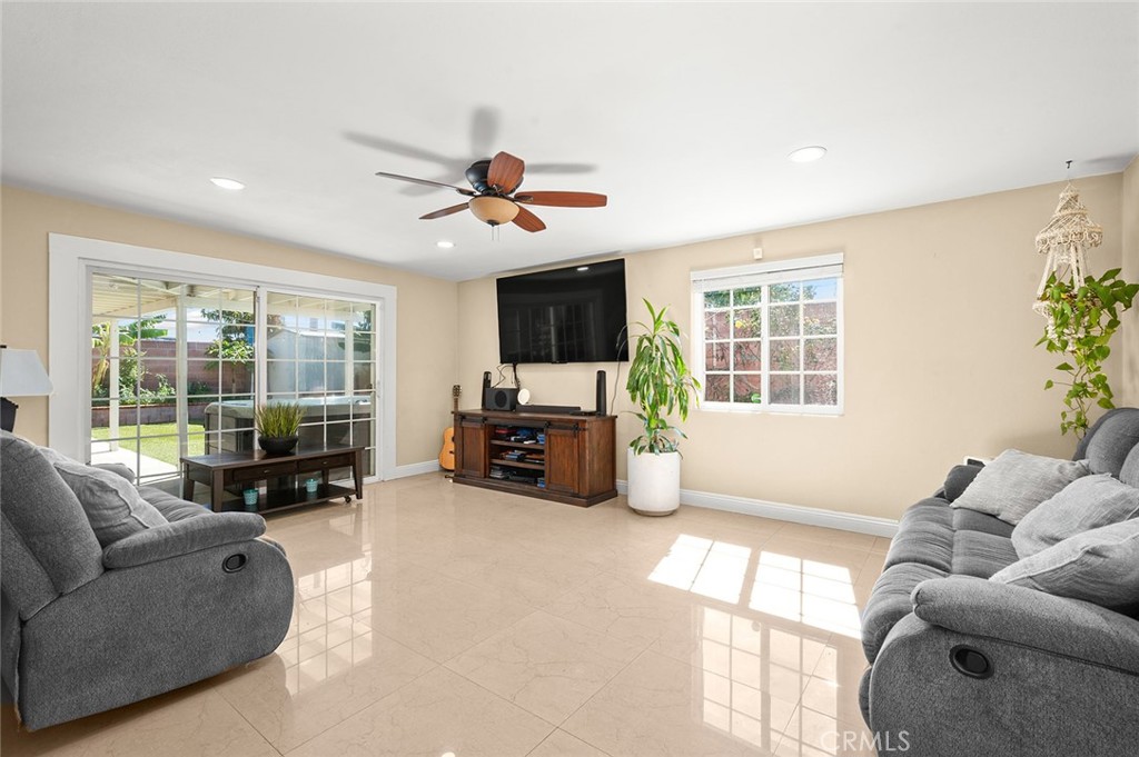 506 W Rosslynn Property Photo 12