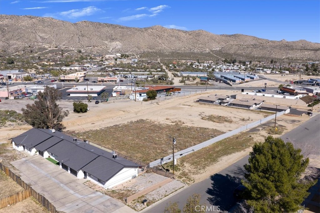 7408 Acoma Trail Property Photo 3