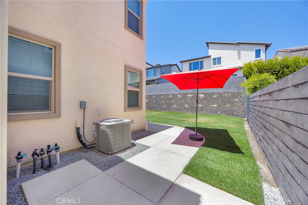 721 Crested Lark Property Photo 4