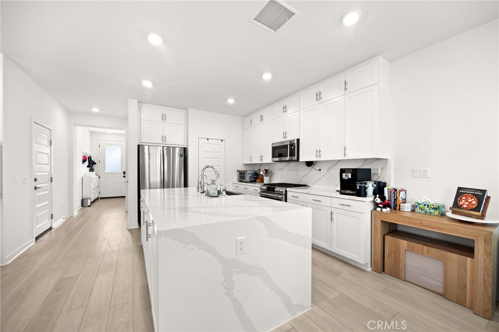 721 Crested Lark Property Photo 8